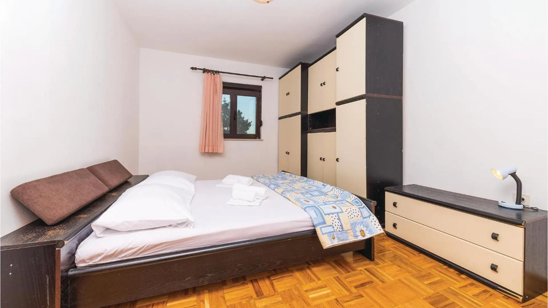 Lovely Apartment In 트로기르 0*,  크로아티아